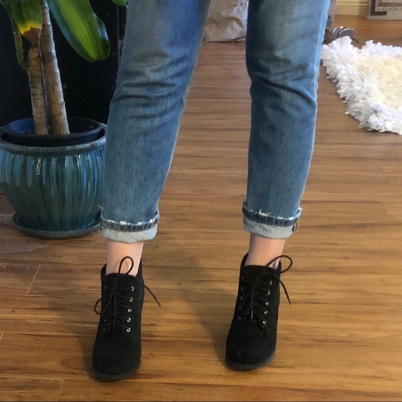 Laced Booties - Picture 4 of 8